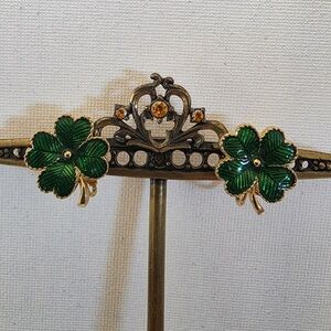 Elegant Green Clover Earrings by Avon clip on vintage